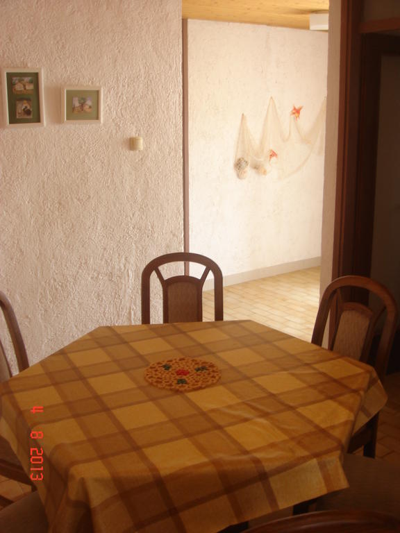 Apartments Renata Primosten Exterior photo